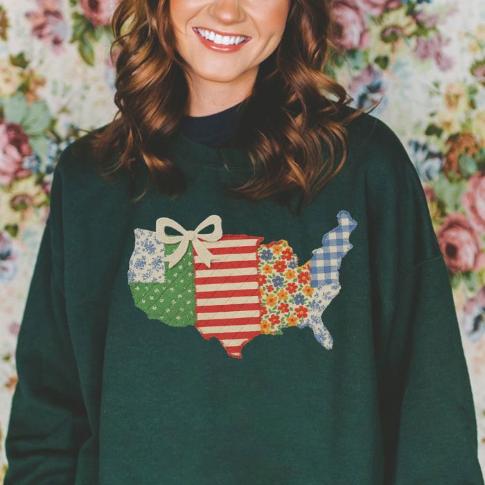 Faux Quilted Ditzy Floral United States Road Trip Design - Sweatshirt (Crewneck)  Poly-Cotton Colors (Unisex)  Gildan