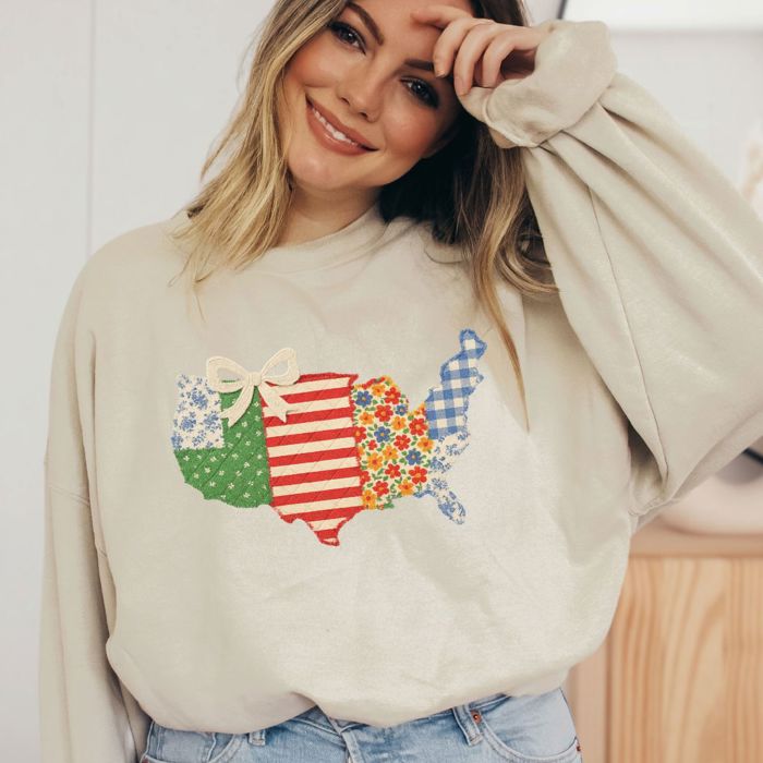Faux Quilted Ditzy Floral United States Road Trip Design - Sweatshirt (Crewneck)  Poly-Cotton Colors (Unisex)  Gildan