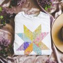  Bright Ditzy Floral Summer Print Quilted Star Pattern - Soft and Cozy T-Shirt (Crewneck)  Bella Canvas