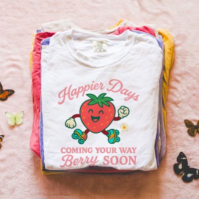 Happier Days Ahead Vintage Kawaii Strawberry Skating - T-Shirt Soft Wash Cotton Heavyweight Tee Comfort Colors