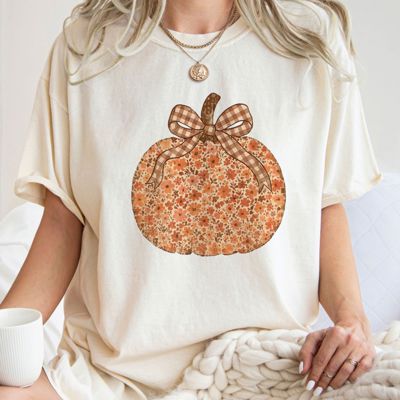 Ditzy Floral Shabby Fall Pumpkin With Gingham Bow - T-Shirt (Crewneck)  100 Cotton Heavyweight Tee (Unisex)  Comfort Colors