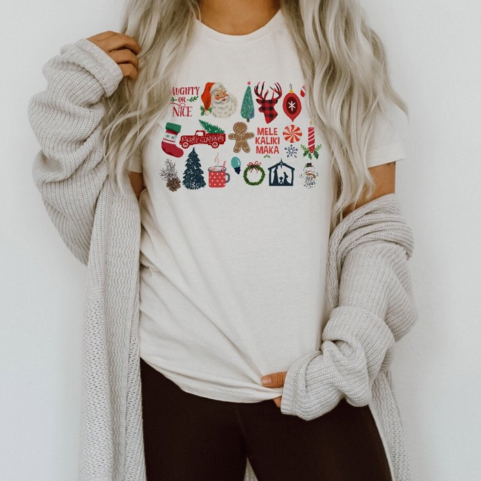 Happy Holidays & Merry Christmas It's the Little Things that make the best memories Soft Unisex Graphic Tee T-shirt