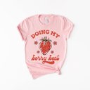  Doing My Berry Best Strawberry Vintage Flowers 1970's Style Retro Soft Unisex Graphic Tee T-shirt