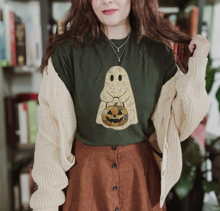 Faux Quilted Spooky Halloween Ghostie - T-Shirt (Crewneck)  100 Cotton Solid Colors Jersey Tee (Unisex)  Bella Canvas, T-Shirt (Crewneck)  Poly-Cotton Heath