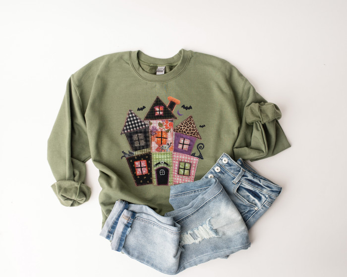 Faux Quilted Spooky Haunted Halloween House - Comfy Dropshoulder Sweatshirt