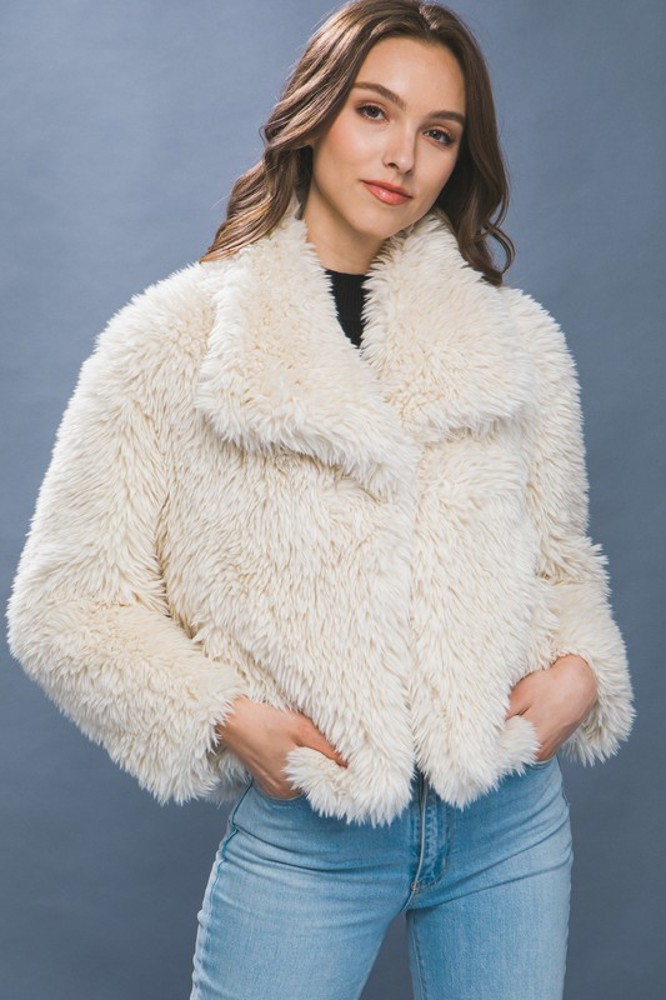 Luxe Faux Fur Coat With Pockets