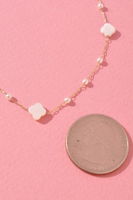 Mother Of Pearl Flower Delicate Gold Bracelet