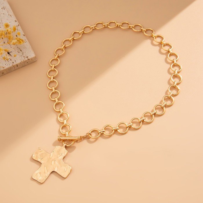 MY DREAM LIFE | Hammered Cross Front Toggle Necklace