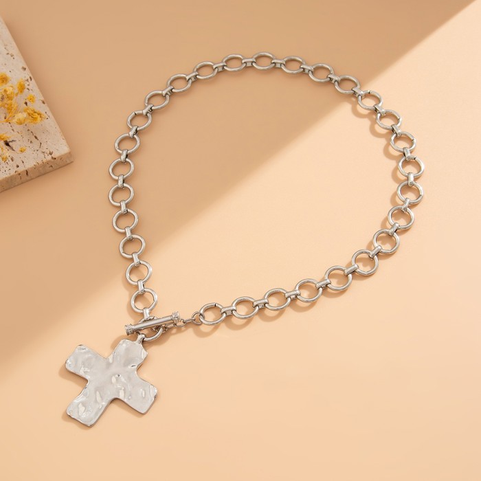 MY DREAM LIFE | Hammered Cross Front Toggle Necklace