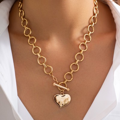 MY DREAM LIFE | Hammered Heart Front Toggle Necklace