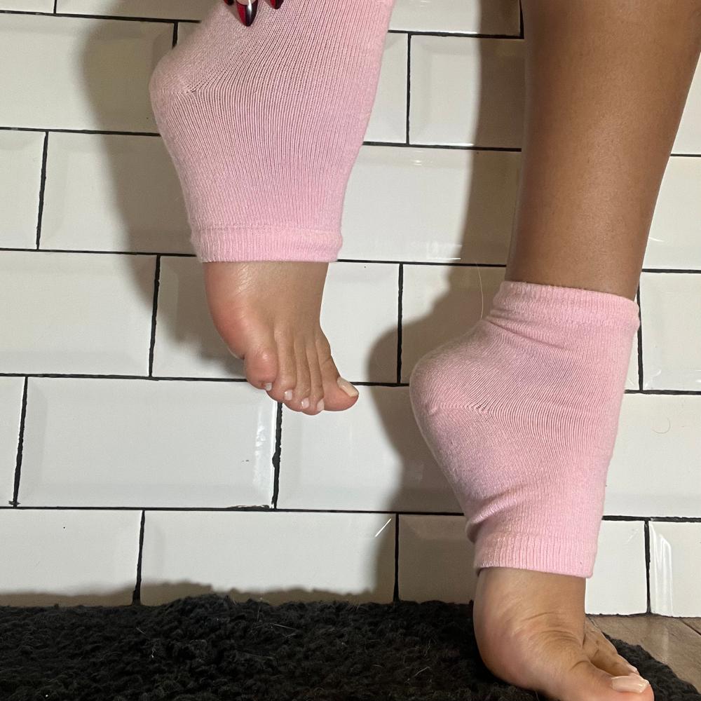 Hydrating Gel Infused Moisturizing Spa Socks [Reusable]