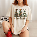  Howdy Christmas Country Christmas Graphic Tee – Western Cowgirl Holiday Shirt, Rustic Rodeo Christmas Tree Top, Festive Southern Outfit for Women