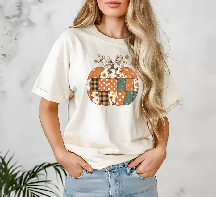 Preppy Quilt Pattern Fall Pumpkin Graphic Tee – Retro Patchwork Autumn Shirt, Cozy Boho Thanksgiving Top, Cute Country Fall Outfit