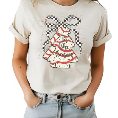 Christmas Tree Cake Coquette Checkered Graphic Tee – Cute Holiday Shirt with Bow and Stripes, Festive Vintage Christmas Top, Trendy Winter Gift for Women