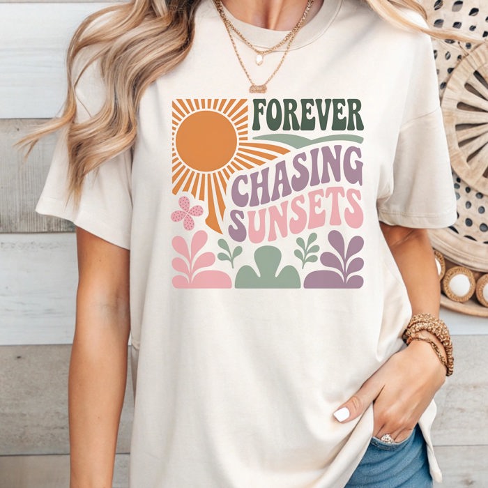 Forever Chasing Sunsets - Graphic Tee Retro Boho Summer T-Shirt Colorful Sunset Vibes Top