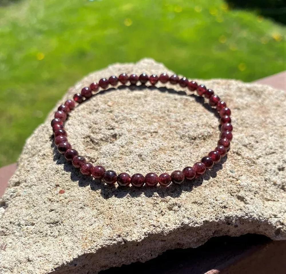 Dainty Garnet Gemstone Beads Healing Reiki Chakra Grounding Women Bracelet Gifts