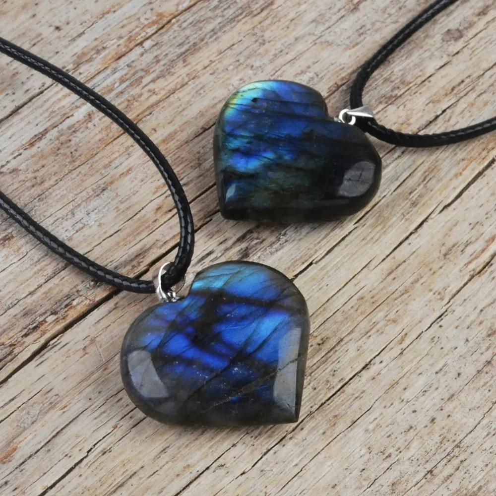 Natural Labradorite Dragon Heart Amulet Pendant Healing Energy Women Necklace (1 piece)