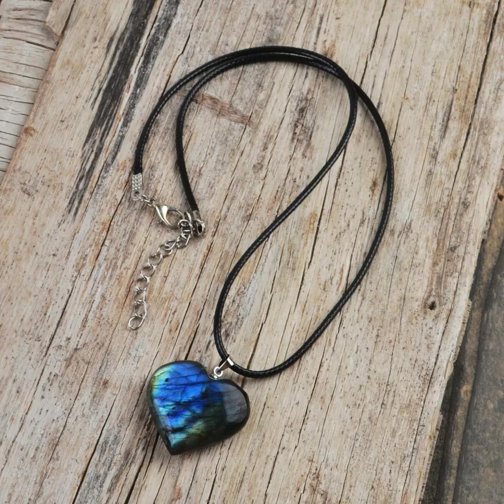 Natural Labradorite Dragon Heart Amulet Pendant Healing Energy Women Necklace (1 piece)