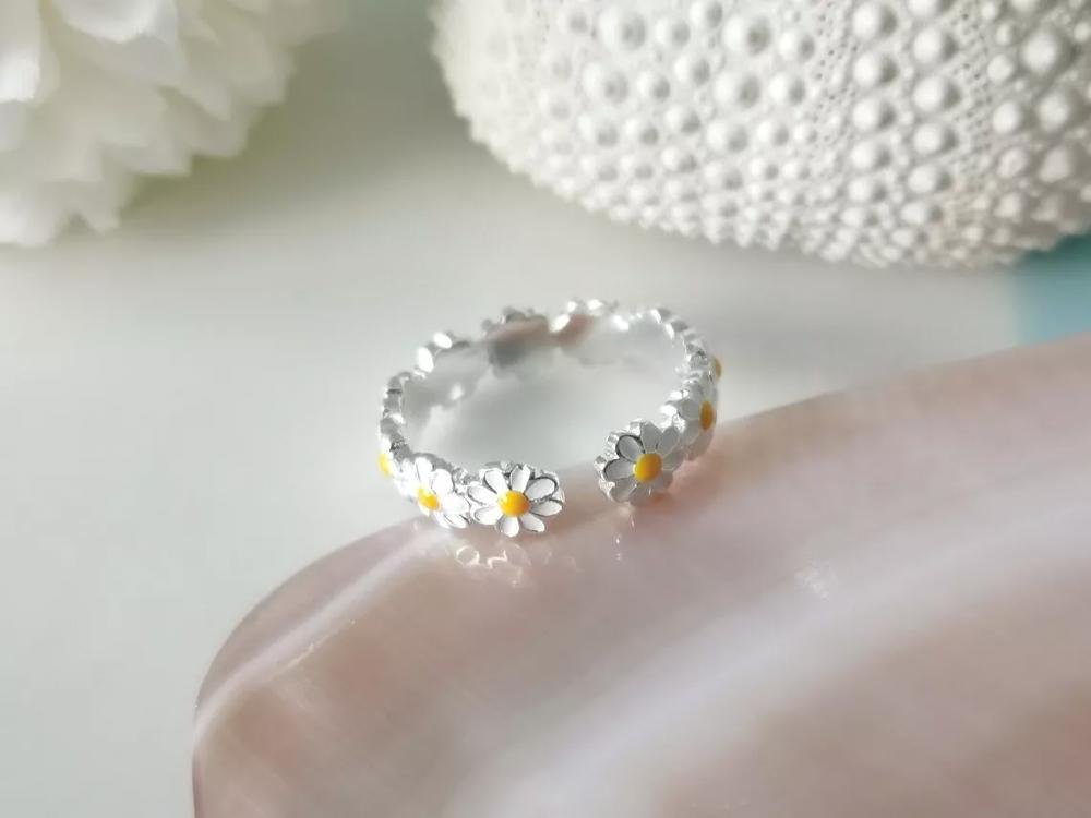 Dainty Daisy Ring Sterling Silver Flower Ring Sunflower Ring 7.5 Adjustable