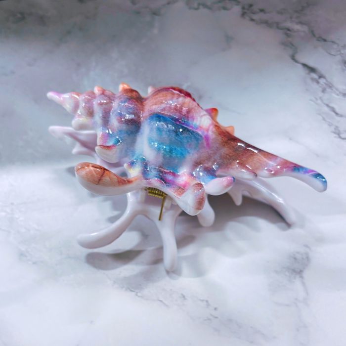 Realistic Conch Shell Hair Claw in Mermaid Colors | Claw Clip Hair Accessories