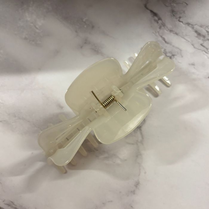 Jane Exclusive Hair Claws Stocking Stuffers - Giftable Styles You’ll Love