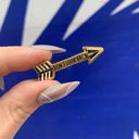  Don't Look Back Arrow Enamel Pin in Gold on Gift Card