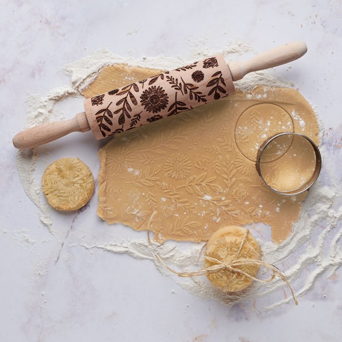 Floral Embossed Rolling Pin | Bees and Florals Design Baking Tools | 13.75" x 2"