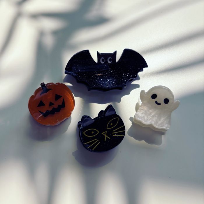 Set of 4 Mini Spooky Hair Claws | Halloween Hair Claw Clip Set in Giftable Pouch | Bat, Pumpkin, Cat, Ghost