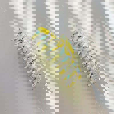 Lemons Cheerful Yellow Print 4 Inch Lobster Hair Claw