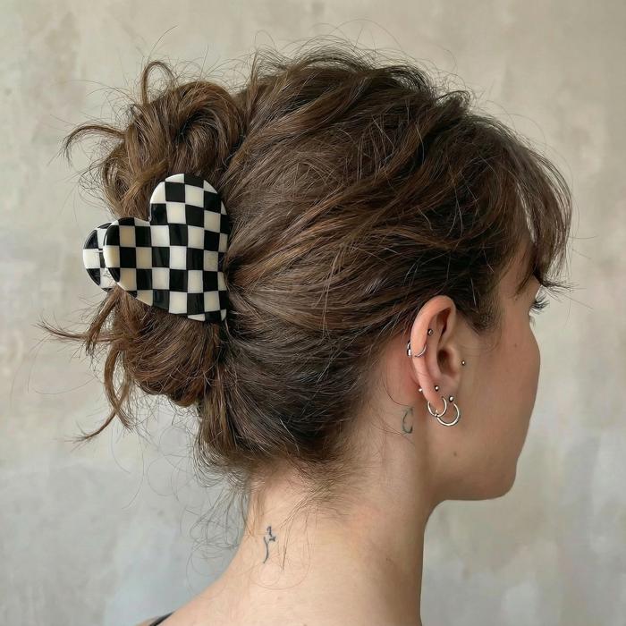 Checkered Heart Hair Clip in Black and White | Plaid Heart-shaped Claw Clip Hair Accessories