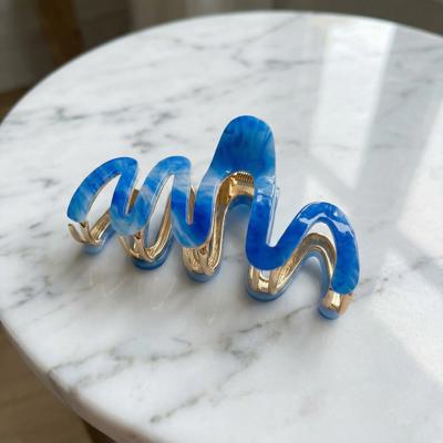 '80s Squiggle in Azure Sky Hair Clip | Claw Clip Hair Accessories