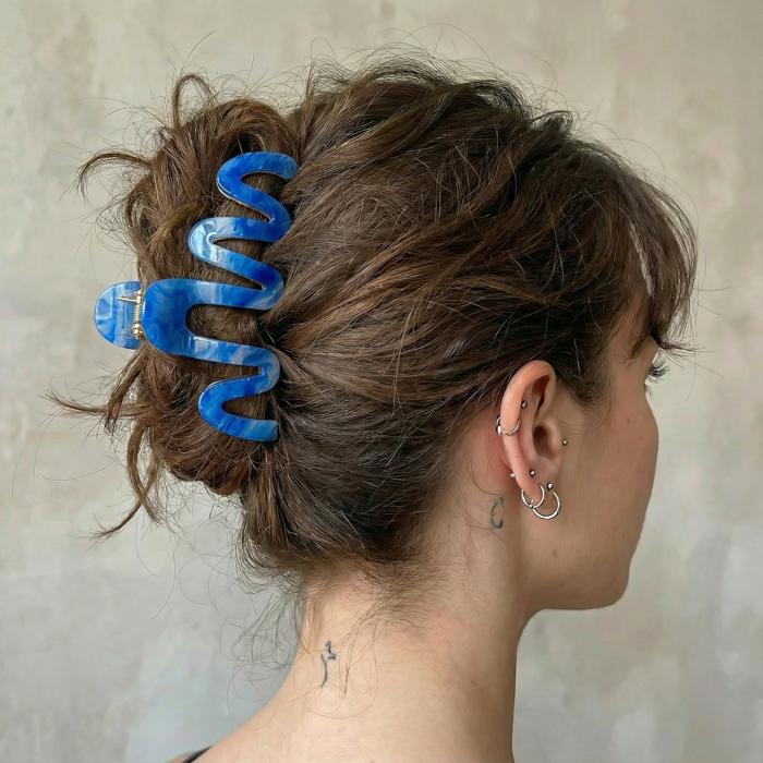 '80s Squiggle in Azure Sky Hair Clip | Claw Clip Hair Accessories
