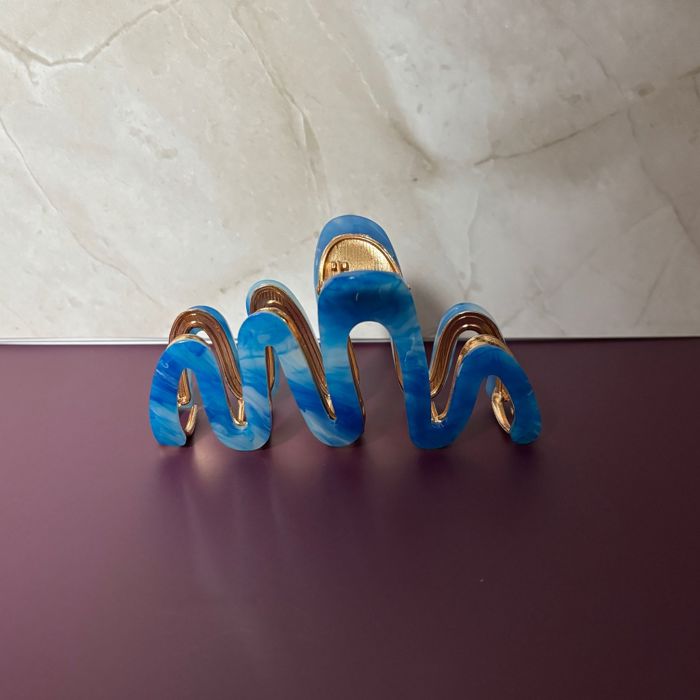 '80s Squiggle in Azure Sky Hair Clip | Claw Clip Hair Accessories
