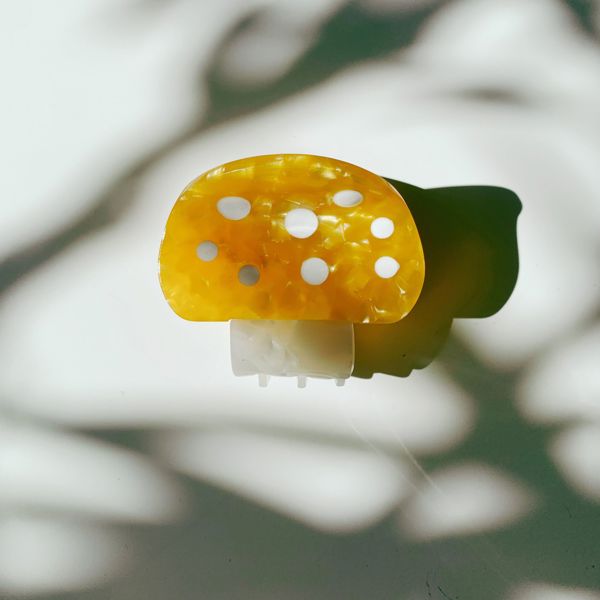 Velvet Claws Mini Mushroom Hair Clip in Orange 