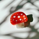  Velvet Claws Mini Mushroom Hair Clip in Red