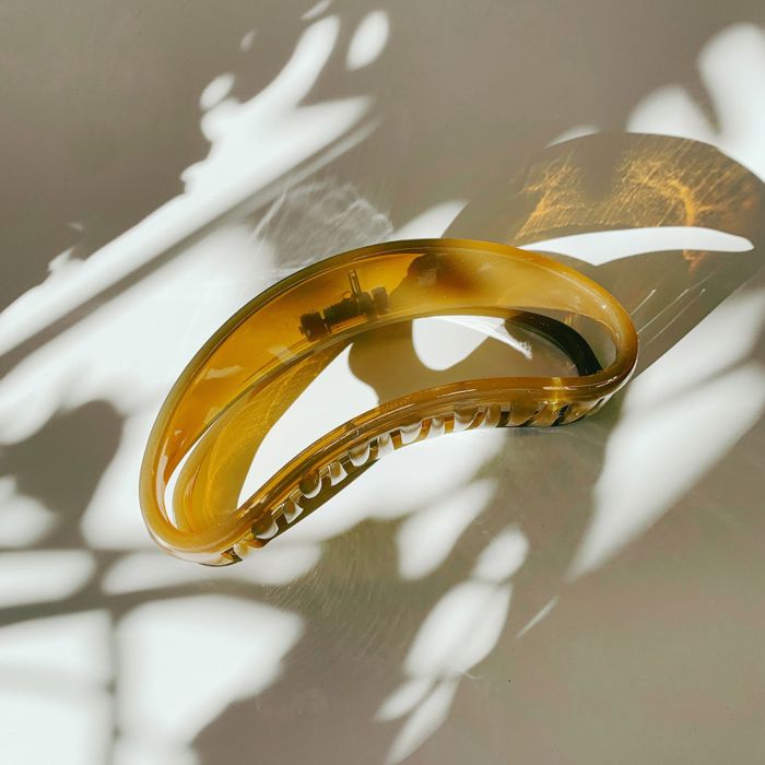 The Bean Hair Claw in Caramel | Claw Clip Hair Accessories
