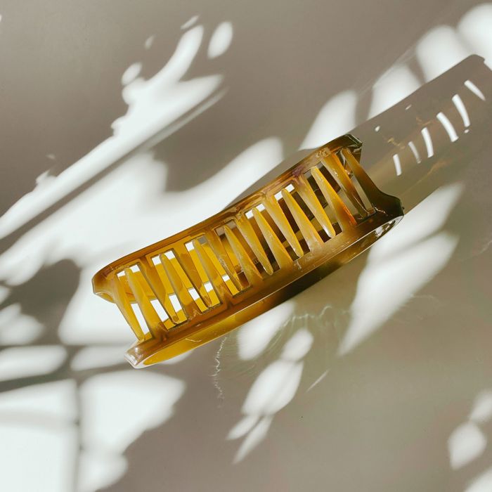 The Bean Hair Claw in Caramel | Claw Clip Hair Accessories