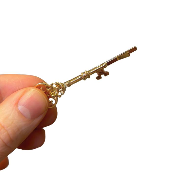 Victorian Key Single Hair Pin in Gold