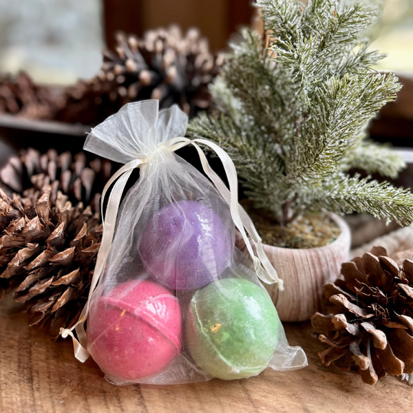 Holiday Mini Bath Bomb Trio