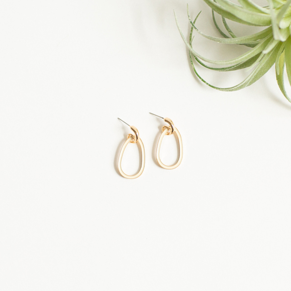 Ava Oval Loop Earring - White Enameling