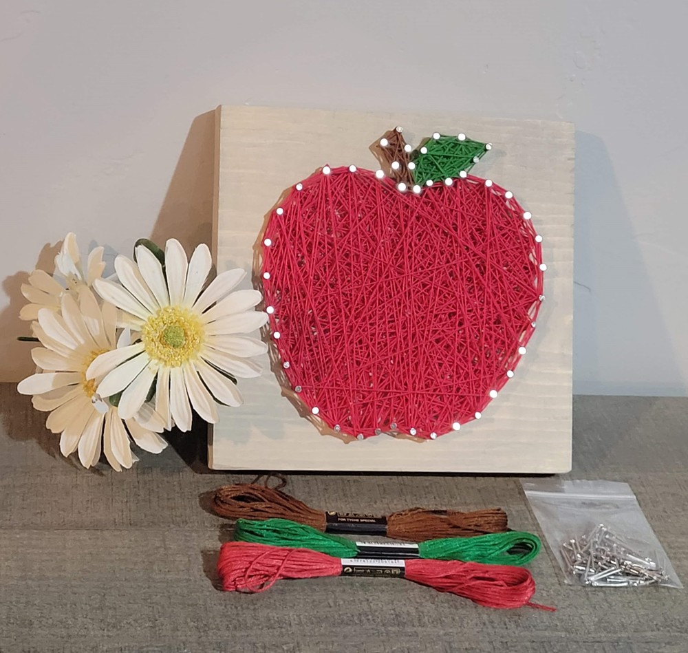 Apple String Art Kit, DIY Crafts, Teacher Gifts, Crafts for kids, teens and adults