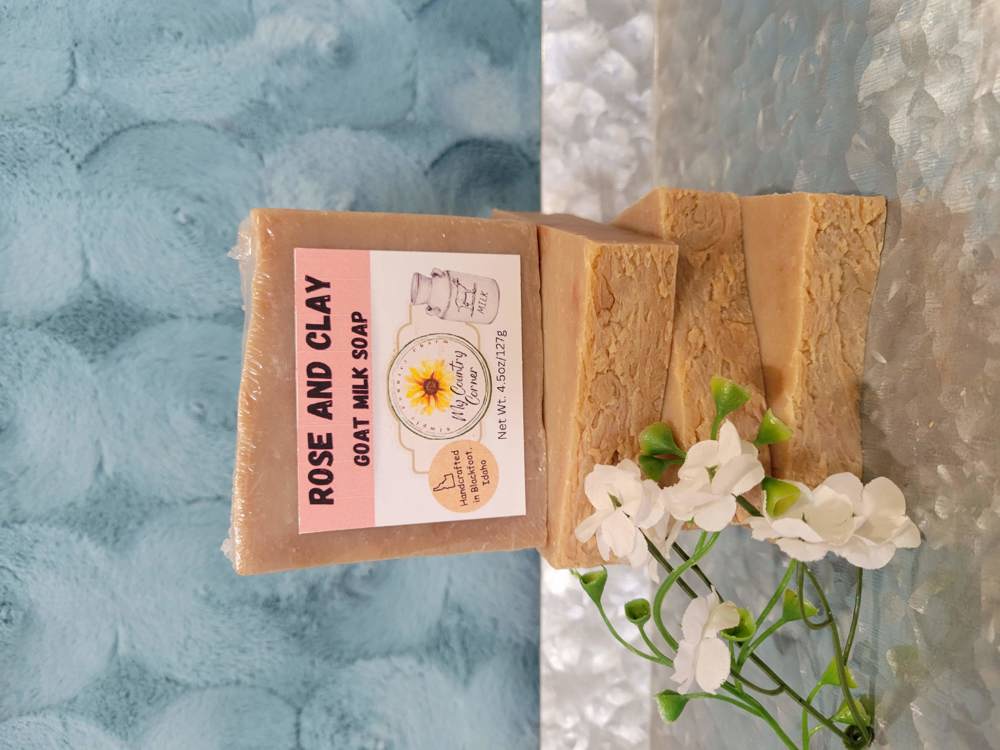 3 pack of Goat Milk Bar Soap, Includes 1 Wood Soap tray & 3 Soap Saver Bags, Homemade Soap for Sensitive skin.