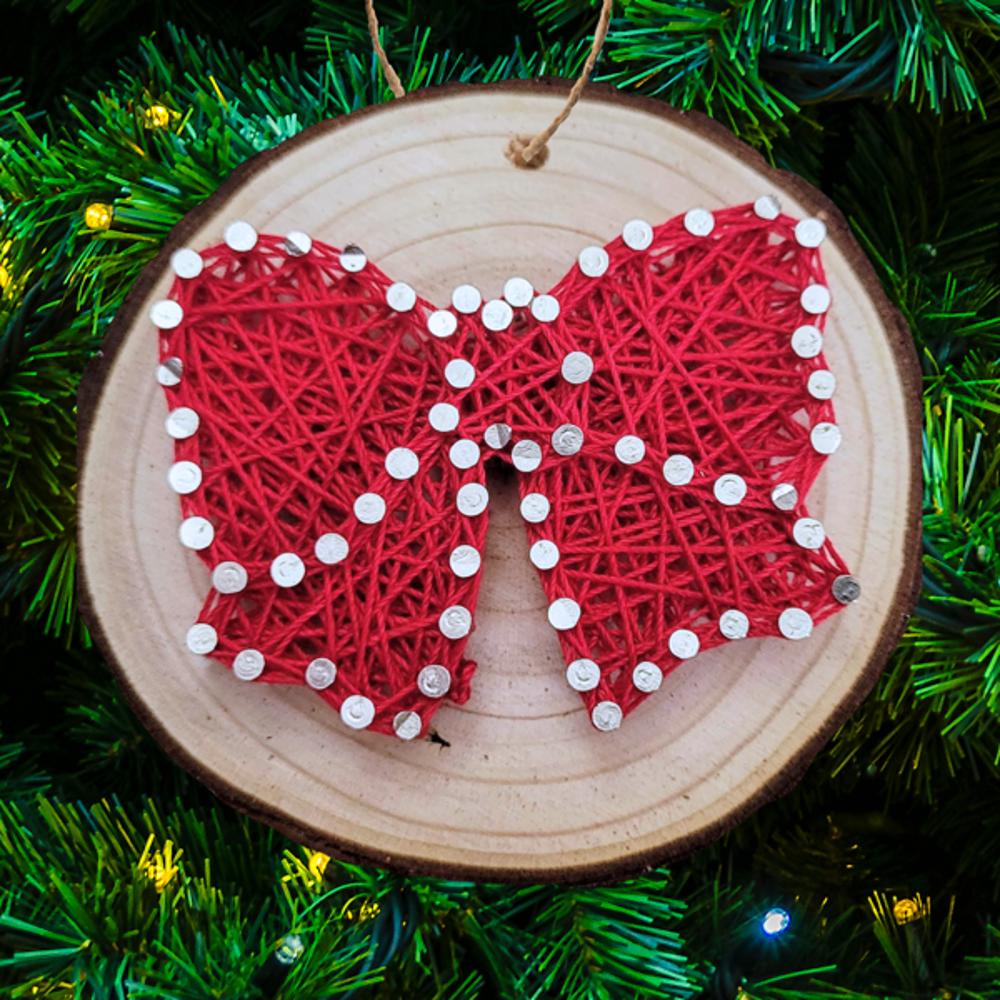 Christmas Tree string Art Ornament kits, Real wood slice, crafts for kids, teens and adults. DIY Christmas ornaments. Party activities