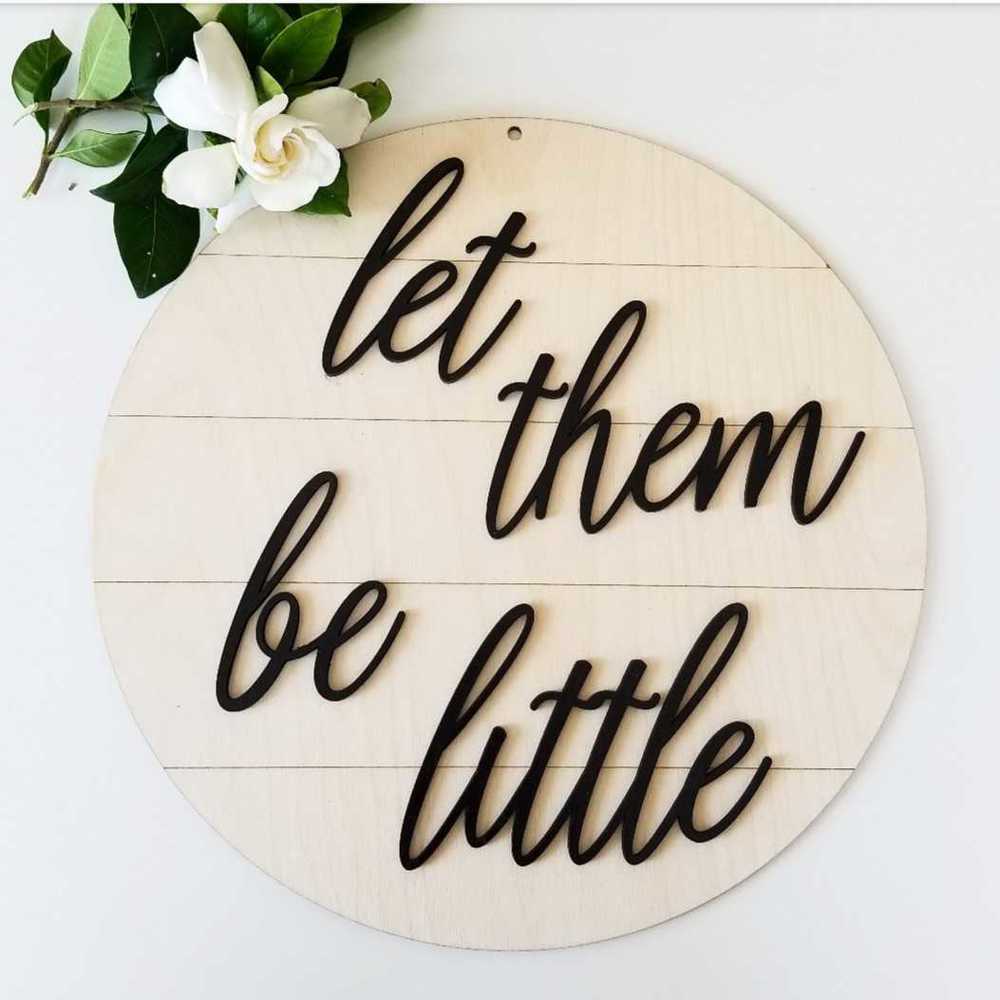 Shiplap Round Signs