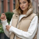  Cropped puffer vest