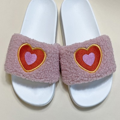 Embroidred heart slides