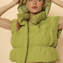  Cropped puffer vest with hood