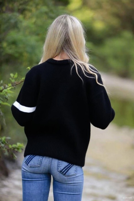 Knit Buttoned Front Cardigan