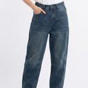 Small dark blue Barrel denim jeans