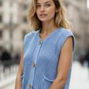  Knit sweater vest
